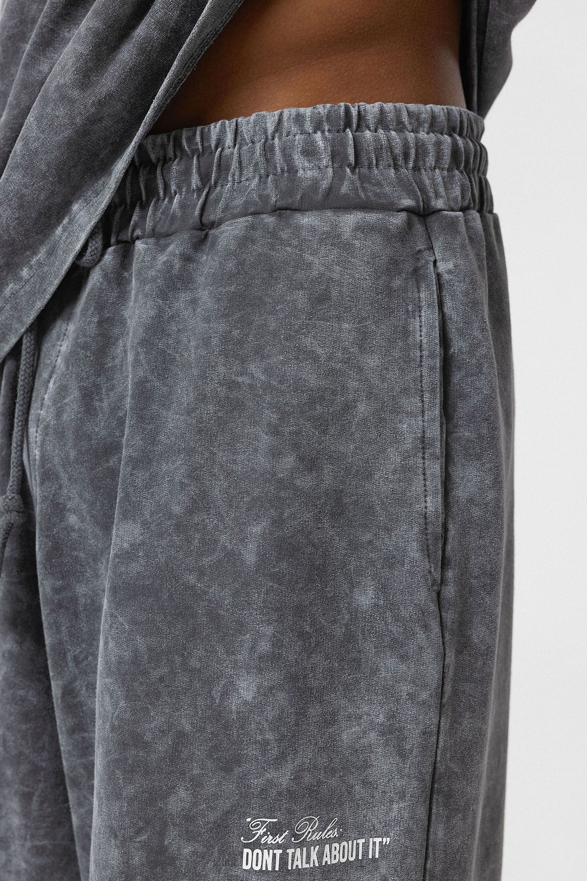 Oversized Sweatsuit Set with Back Print (Washed Look)
